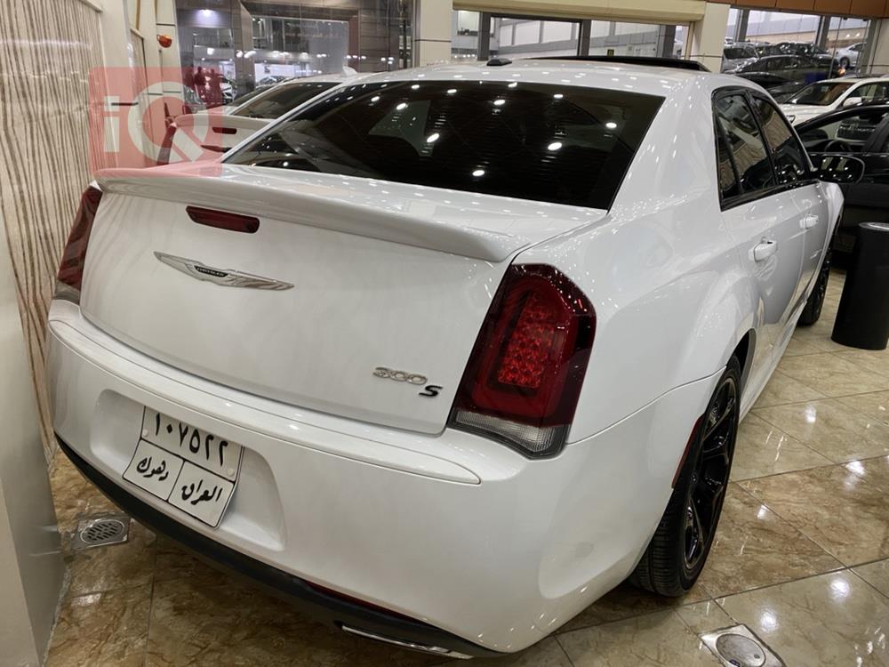 كرايسلر 300